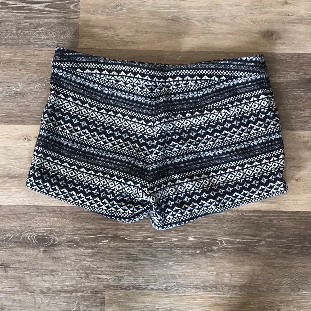 Joie Knit Shorts - Picture 2 of 3